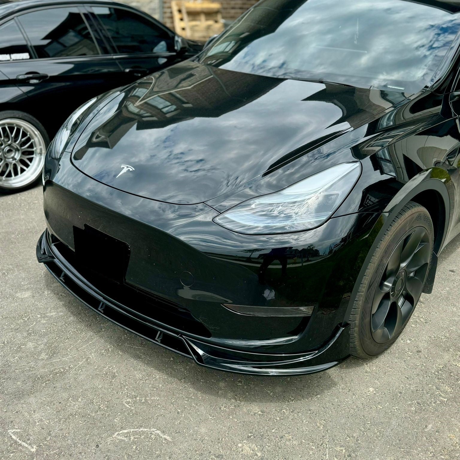 2020-2024 Tesla Model Y V Style Front Lip Gloss Black Front Right