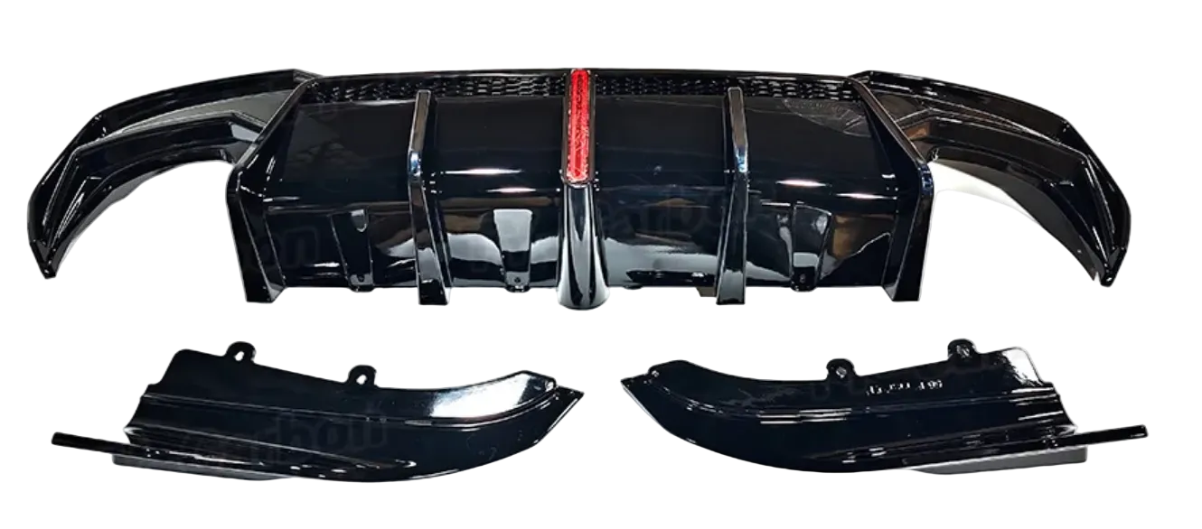 2021-2026 bmw 4 series g22/g23 m440i/430i pre-lci m-sport vten style rear bumper diffuser with led brake light gloss black back center close up